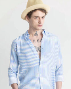 U TURN Men Slim Fit Striped Spread Collar Casual Shirt