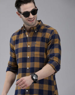 Men Slim Fit Checkered Button Down Collar Casual Shirt