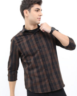 Slim Fit Solid Cut Away Collar Casual Shirt