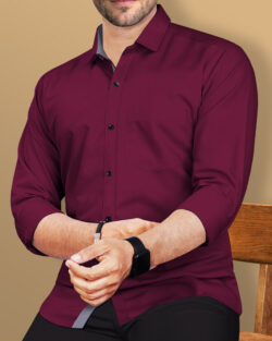 Men Regular Fit Solid Spread Collar Casual Shirt