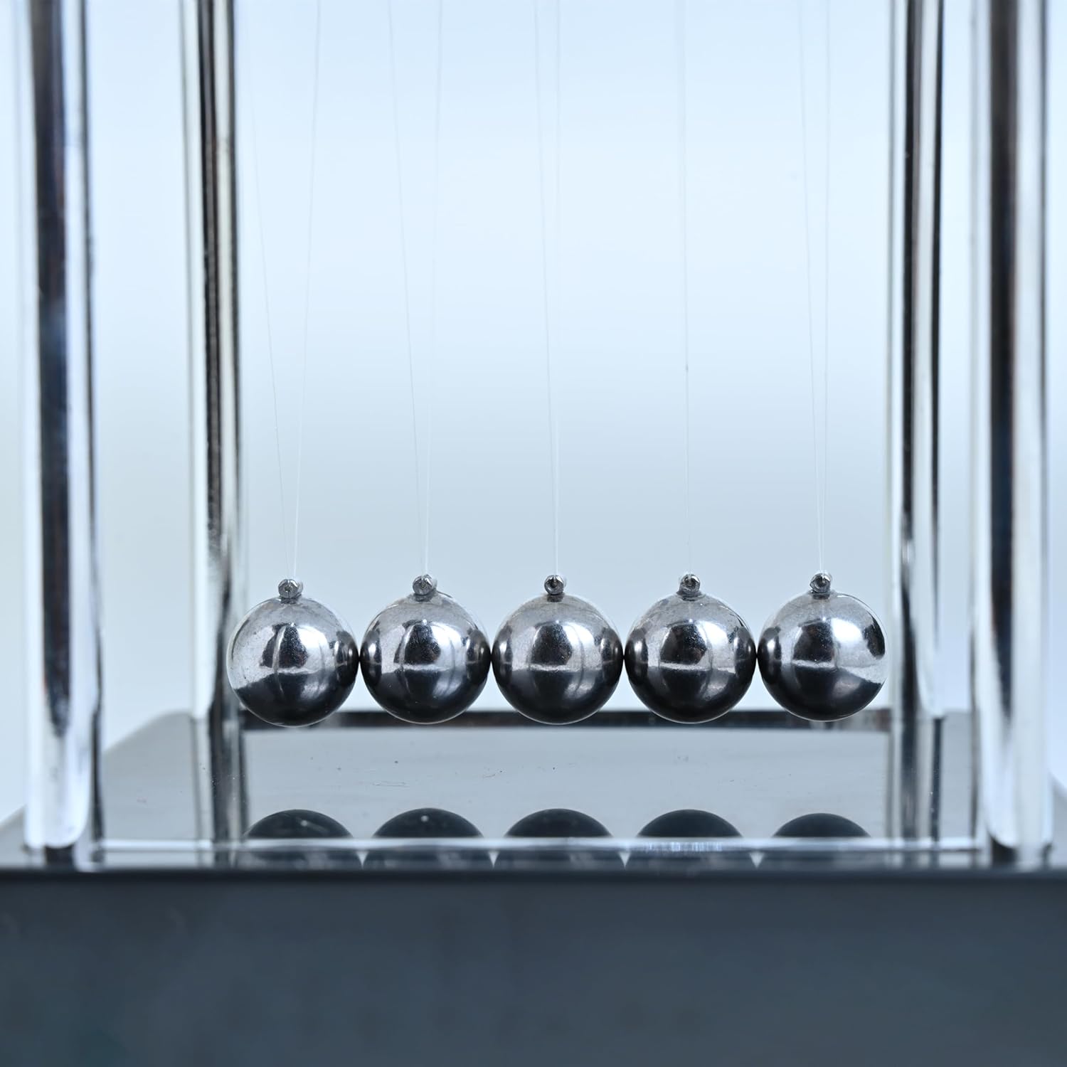 ZAICUS Newton's Cradle Pendulum Ball – Classic Office Desk Decor Toy for Focus | Motion Physics Gadget | Gift for Science Lovers- 4 Inch